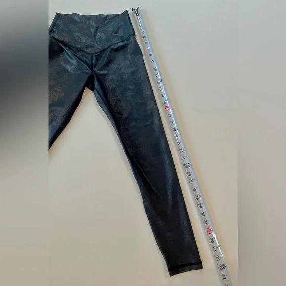 aerie Foil Print Black Shiny Crackle Faux Leather Party Leggings Medium - Picture 3 of 13
